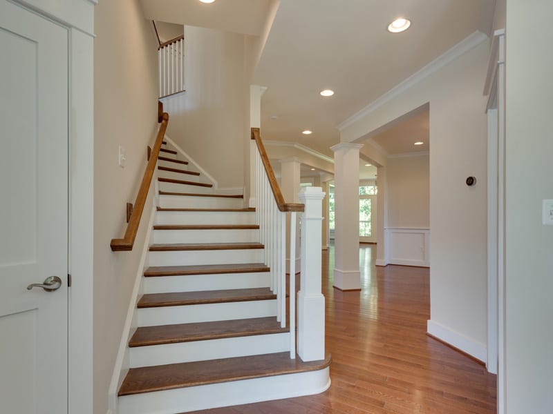 7718 Lisle Ave Falls Church VA-MLS_Size-009-Foyer-2048x1536-72dpi